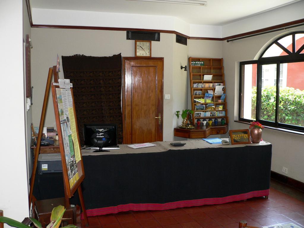 Hotel Trek-O-Tel Pokhara Esterno foto
