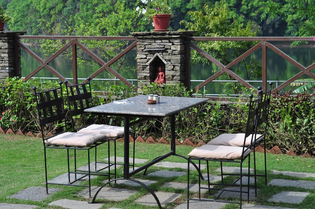 Hotel Trek-O-Tel Pokhara Esterno foto