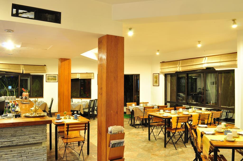 Hotel Trek-O-Tel Pokhara Esterno foto