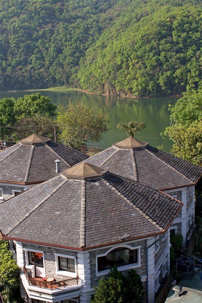 Hotel Trek-O-Tel Pokhara Esterno foto