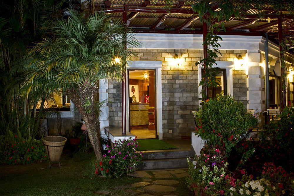 Hotel Trek-O-Tel Pokhara Esterno foto