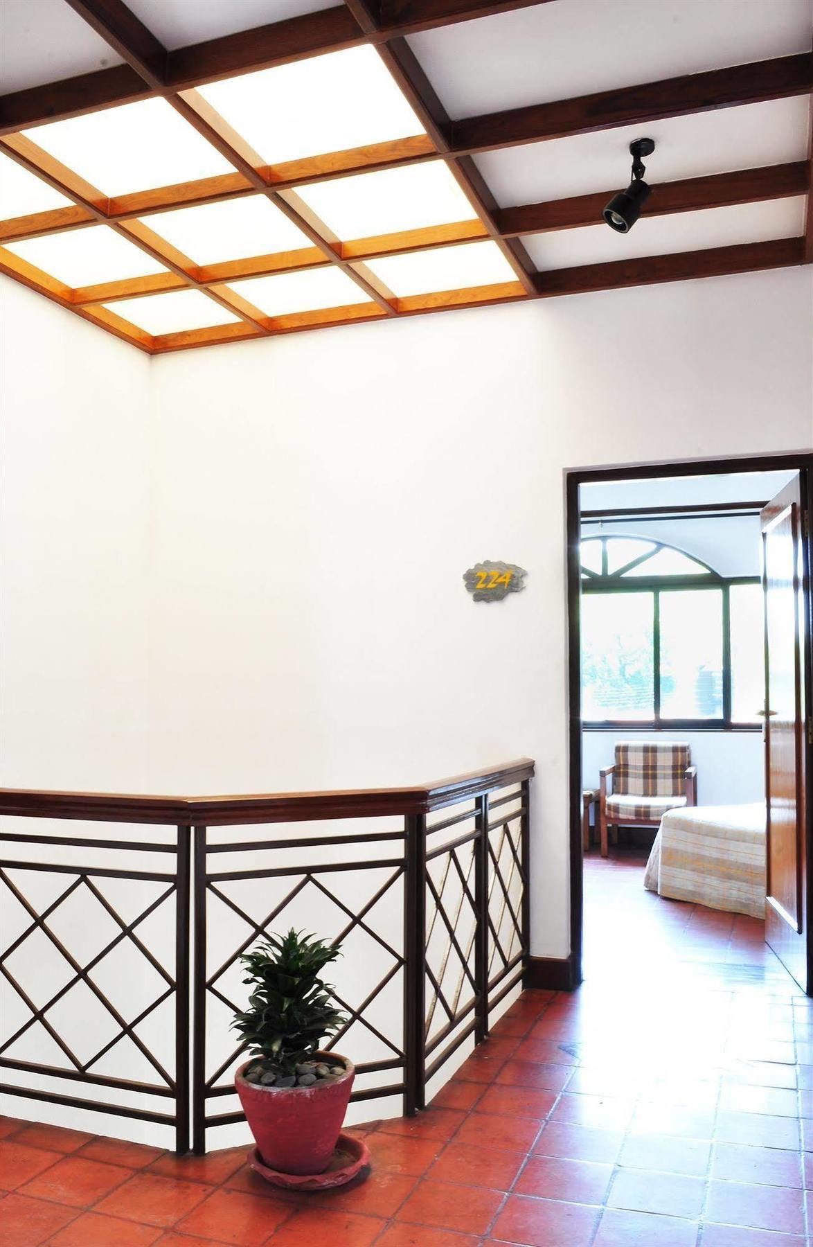 Hotel Trek-O-Tel Pokhara Esterno foto